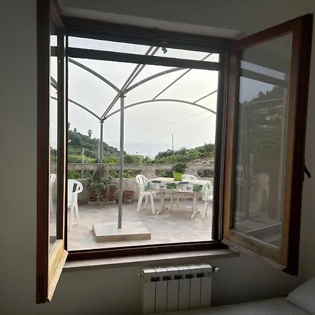 Bosa Ampio Terrazzo Con Vista